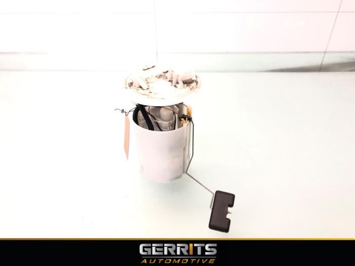 Gebruikte Tank element Pomp Renault Megane IV Estate (RFBK) 1.2 Energy TCE 100 Prijs € 79,99 Margeregeling aangeboden door Gerrits Automotive BV