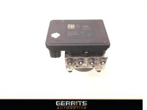 Gebruikte ABS Pomp Renault Megane IV Estate (RFBK) 1.2 Energy TCE 100 Prijs € 199,99 Margeregeling aangeboden door Gerrits Automotive BV