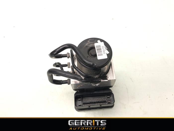 Gebruikte ABS Pomp Volvo V40 (MV) 2.0 D2 16V Prijs € 44,99 Margeregeling aangeboden door Gerrits Automotive BV
