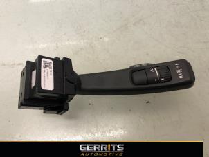 Gebruikte Schakelaar Ruitenwisser Volvo V40 (MV) 2.0 D2 16V Prijs € 24,95 Margeregeling aangeboden door Gerrits Automotive BV