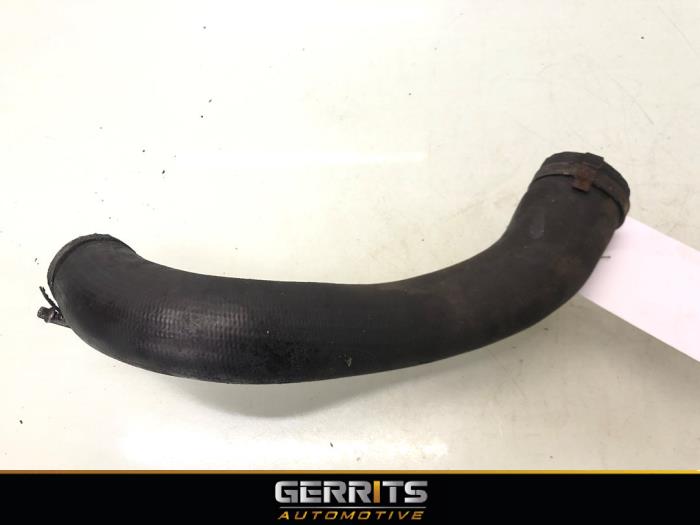 Gebruikte Intercooler Slang Volvo V60 I (FW/GW) 1.6 DRIVe Prijs € 31,90 Margeregeling aangeboden door Gerrits Automotive BV