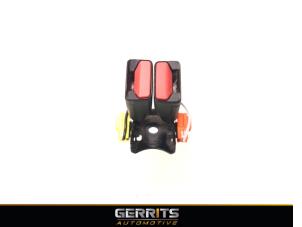 Gebruikte Veiligheidsgordel Insteek midden-achter Volvo V60 I (FW/GW) 1.6 DRIVe Prijs € 29,99 Margeregeling aangeboden door Gerrits Automotive BV