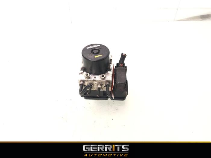 Gebruikte ABS Pomp Volvo V60 I (FW/GW) 1.6 DRIVe Prijs € 74,95 Margeregeling aangeboden door Gerrits Automotive BV