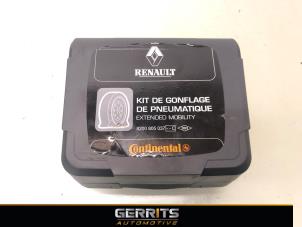 Gebruikte Bandenpomp Dacia Duster (HS) 1.6 16V Prijs € 49,99 Margeregeling aangeboden door Gerrits Automotive BV