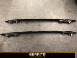 Gebruikte Dakrail set Citroen C4 Cactus (0B/0P) 1.2 PureTech 82 12V Prijs € 99,99 Margeregeling aangeboden door Gerrits Automotive BV