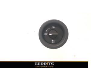 Gebruikte Airbag schakelaar Dacia Duster (HS) 1.6 16V Prijs € 19,99 Margeregeling aangeboden door Gerrits Automotive BV