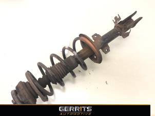 Gebruikte Mac Phersonpoot links-voor Dacia Duster (HS) 1.6 16V Prijs € 49,99 Margeregeling aangeboden door Gerrits Automotive BV