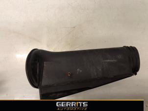 Gebruikte Luchtinlaat slang Dacia Duster (HS) 1.6 16V Prijs € 24,99 Margeregeling aangeboden door Gerrits Automotive BV