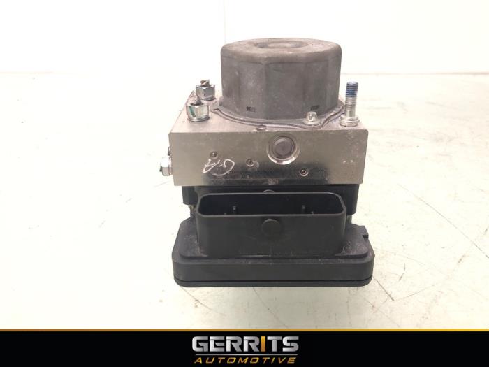 Gebruikte ABS Pomp Mitsubishi Space Star (A0) 1.2 12V Prijs € 149,99 Margeregeling aangeboden door Gerrits Automotive BV