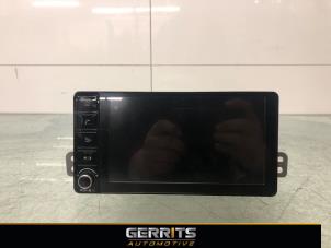 Gebruikte Display Multi Media regelunit Mitsubishi Space Star (A0) 1.2 12V Prijs € 249,99 Margeregeling aangeboden door Gerrits Automotive BV