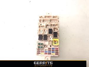 Gebruikte Zekeringkast Mitsubishi Space Star (A0) 1.2 12V Prijs € 49,99 Margeregeling aangeboden door Gerrits Automotive BV