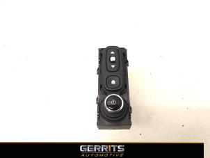 Gebruikte Regelunit Multi Media Renault Clio IV (5R) 0.9 Energy TCE 90 12V Prijs € 1,00 Margeregeling aangeboden door Gerrits Automotive BV