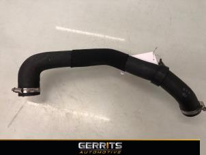 Gebruikte Intercooler Slang Ford Fiesta 7 1.0 EcoBoost 12V 100 Prijs € 49,99 Margeregeling aangeboden door Gerrits Automotive BV