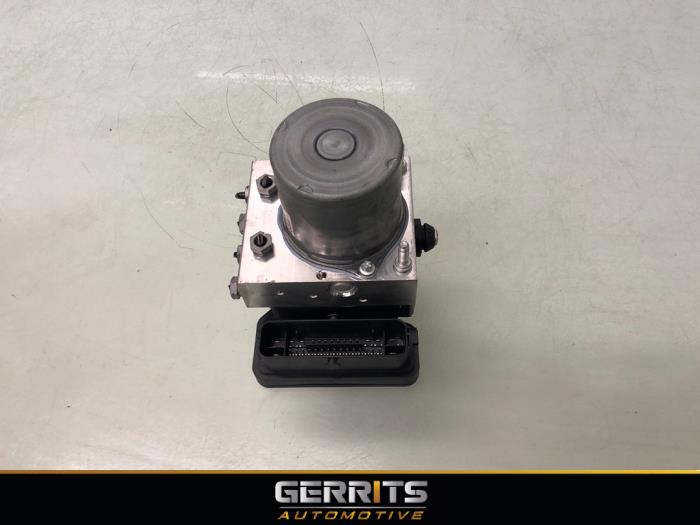 Gebruikte ABS Pomp Mercedes CLA (118.3) 1.3 CLA-200 Turbo 16V Prijs € 149,99 Margeregeling aangeboden door Gerrits Automotive BV
