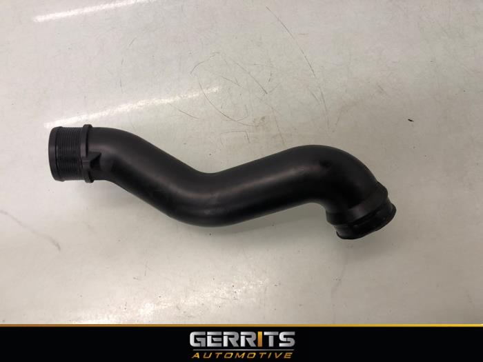 Gebruikte Intercooler Buis Volvo S80 (TR/TS) 2.5 D Prijs € 19,99 Margeregeling aangeboden door Gerrits Automotive BV