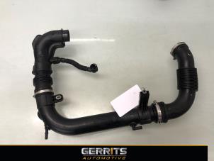 Gebruikte Intercooler Buis Ford Focus 3 Wagon 1.0 Ti-VCT EcoBoost 12V 125 Prijs € 49,99 Margeregeling aangeboden door Gerrits Automotive BV