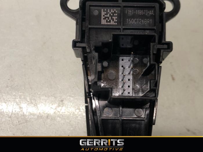 Start/Stop schakelaar div. van een Ford Focus 3 Wagon 1.0 Ti-VCT EcoBoost 12V 100 2016