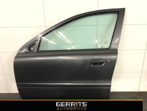 Gebruikte Portier 4Deurs links-voor Volvo V70 (SW) 2.4 D5 20V Prijs € 99,99 Margeregeling aangeboden door Gerrits Automotive BV