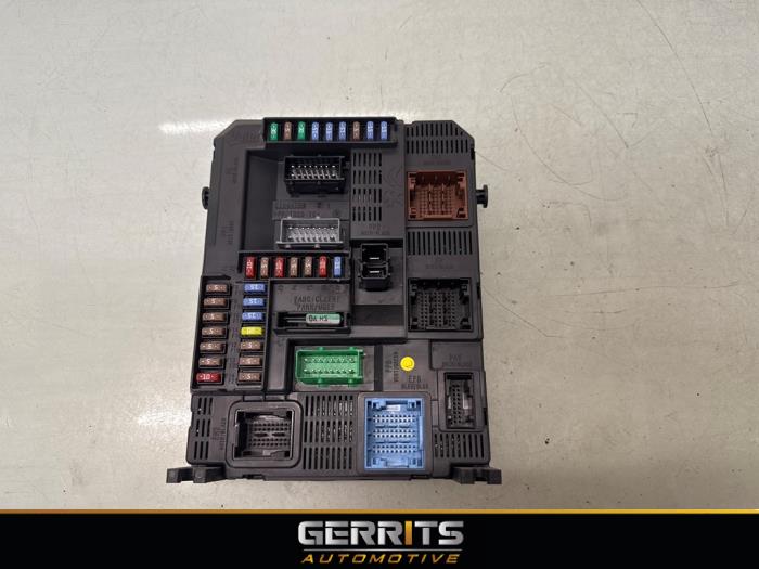Gebruikte Computer Body Control Citroen C4 Cactus (0B/0P) 1.6 Blue Hdi 100 Prijs € 49,99 Margeregeling aangeboden door Gerrits Automotive BV