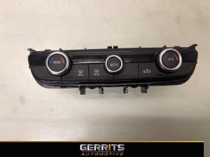 Gebruikte Kachel Bedieningspaneel Opel Crossland (X) 1.2 Turbo 12V Prijs € 199,99 Margeregeling aangeboden door Gerrits Automotive BV