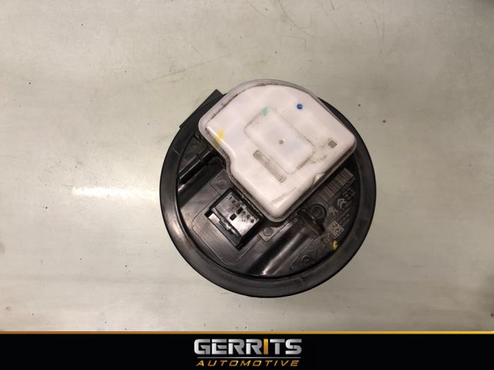 Gebruikte Brandstofpomp Elektrisch Opel Crossland (X) 1.2 Turbo 12V Prijs € 99,99 Margeregeling aangeboden door Gerrits Automotive BV