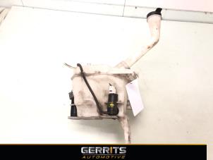 Gebruikte Ruitensproeiertank voor Chevrolet Spark (M300) 1.0 16V Bifuel Prijs € 29,99 Margeregeling aangeboden door Gerrits Automotive BV