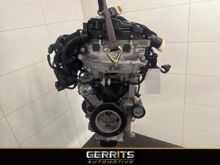 Motor van een Opel Crossland (X) 1.2 Turbo 12V 2023