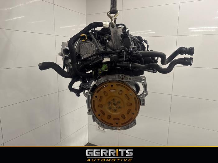 Motor van een Opel Crossland (X) 1.2 Turbo 12V 2023