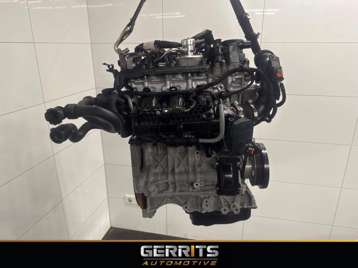 Motor van een Opel Crossland (X) 1.2 Turbo 12V 2023