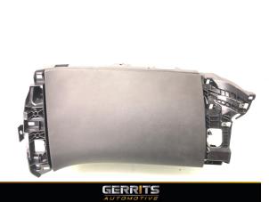 Gebruikte Handschoenenkastje Renault Grand Scénic IV (RFAR) 1.3 TCE 140 16V Prijs € 74,99 Margeregeling aangeboden door Gerrits Automotive BV