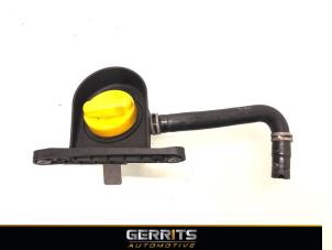 Gebruikte Vulpijp olie Renault Grand Scénic IV (RFAR) 1.3 TCE 140 16V Prijs € 19,99 Margeregeling aangeboden door Gerrits Automotive BV