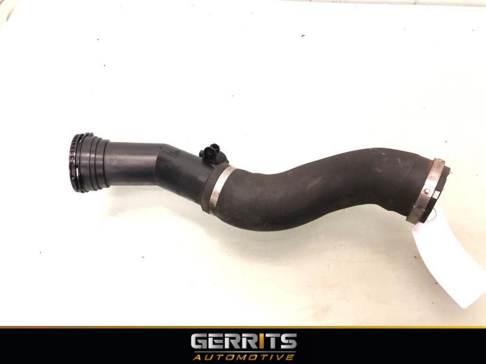 Gebruikte Intercooler Buis BMW 1 serie (F20) 116i 1.6 16V Prijs € 34,99 Margeregeling aangeboden door Gerrits Automotive BV
