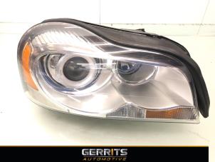 Gebruikte Koplamp rechts Volvo XC90 I 2.4 D5 20V Prijs € 549,99 Margeregeling aangeboden door Gerrits Automotive BV
