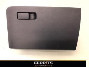 Gebruikte Dashboardkastje Kia Ceed Sportswagon (CDF) 1.0i T-GDi 12V Prijs € 49,99 Margeregeling aangeboden door Gerrits Automotive BV