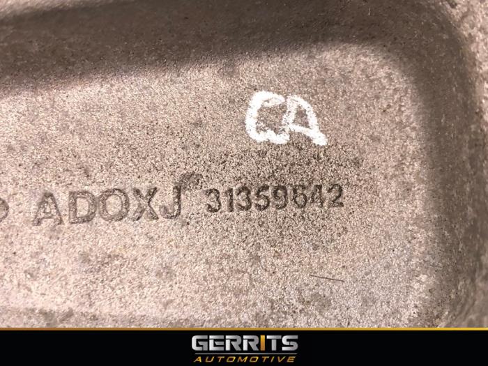 Motorsteun van een Volvo V40 (MV) 2.0 D2 16V 2016