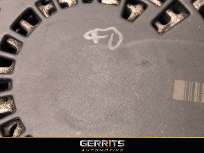 Dynamo van een Volvo V40 (MV) 2.0 D2 16V 2016