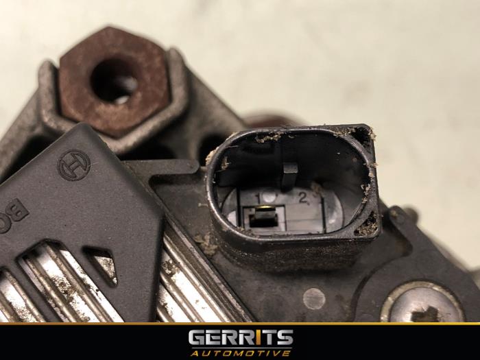 Dynamo van een Volvo V40 (MV) 2.0 D2 16V 2016