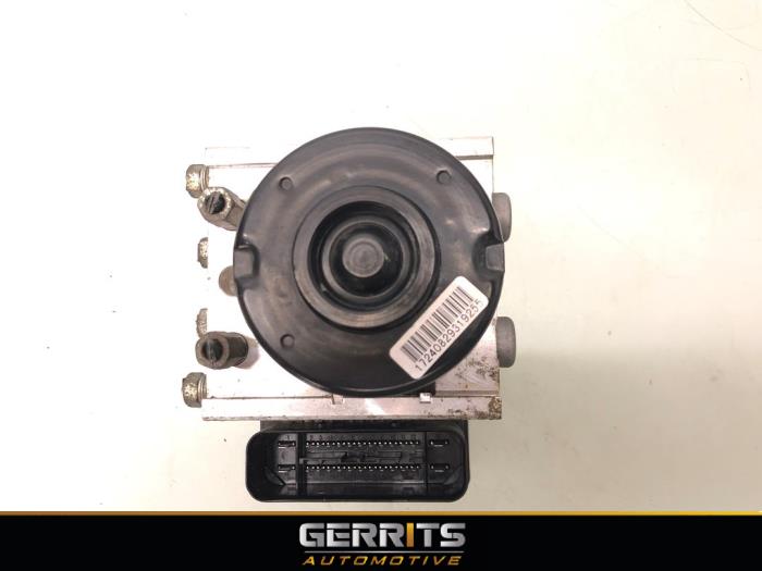 Gebruikte ABS Pomp Toyota Yaris II (P9) 1.3 16V VVT-i Prijs € 99,99 Margeregeling aangeboden door Gerrits Automotive BV
