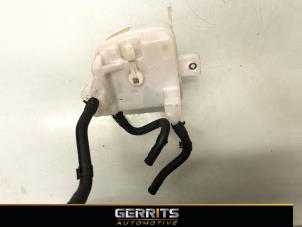 Gebruikte Remvloeistof reservoir Toyota Yaris III (P13) 1.5 16V Hybrid Prijs € 24,99 Margeregeling aangeboden door Gerrits Automotive BV