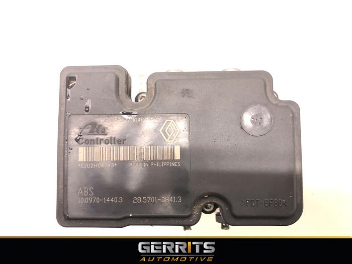 ABS Pomp van een Renault Twingo II (CN) 1.2 16V 2012