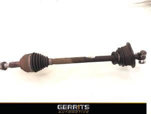 Gebruikte Aandrijfas links-voor Renault Twingo II (CN) 1.2 16V Prijs € 24,99 Margeregeling aangeboden door Gerrits Automotive BV