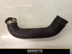Gebruikte Intercooler Slang Volvo V40 (MV) 2.0 D2 16V Prijs € 29,99 Margeregeling aangeboden door Gerrits Automotive BV