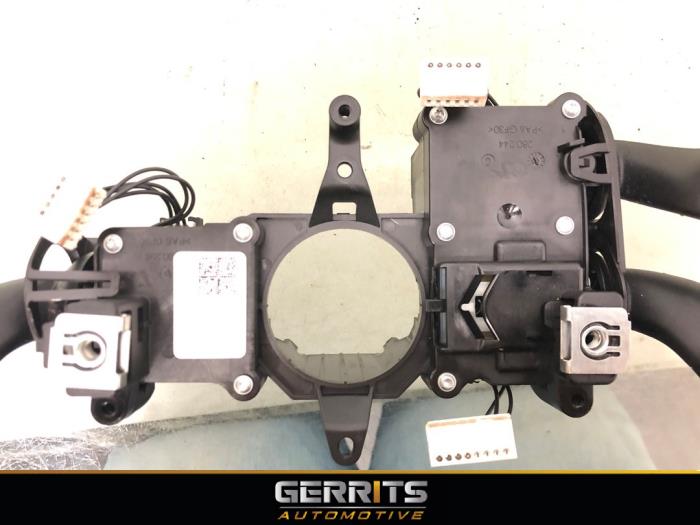 Combischakelaar Stuurkolom van een Audi Q3 (8UB/8UG) 1.4 TFSI 16V 2014