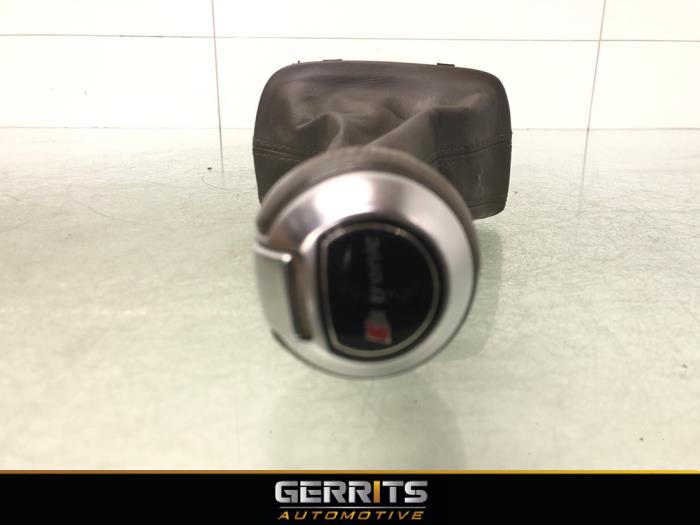 Versnellingspookhoes van een Audi Q3 (8UB/8UG) 1.4 TFSI 16V 2014