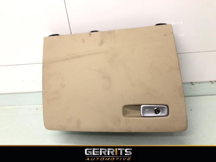 Dashboardkastje van een Audi Q3 (8UB/8UG) 1.4 TFSI 16V 2014