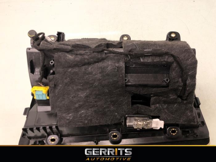 Dashboardkastje van een Audi Q3 (8UB/8UG) 1.4 TFSI 16V 2014
