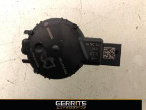 Gebruikte Regensensor Renault Twingo III (AH) 1.0 SCe 75 12V Prijs € 19,99 Margeregeling aangeboden door Gerrits Automotive BV
