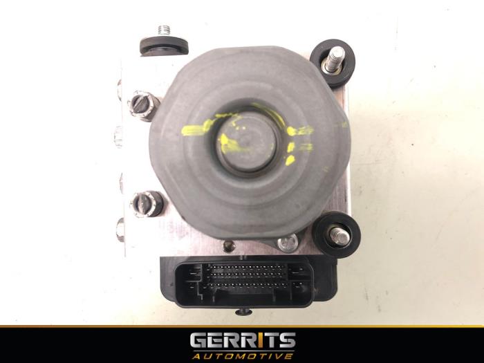 Gebruikte ABS Pomp Renault Twingo III (AH) 1.0 SCe 75 12V Prijs € 124,99 Margeregeling aangeboden door Gerrits Automotive BV
