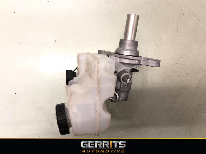 Gebruikte Hoofdremcilinder Renault Twingo III (AH) 1.0 SCe 75 12V Prijs € 34,99 Margeregeling aangeboden door Gerrits Automotive BV