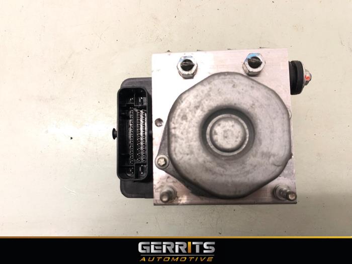 Gebruikte ABS Pomp Mitsubishi Space Star (A0) 1.0 12V Prijs € 69,99 Margeregeling aangeboden door Gerrits Automotive BV